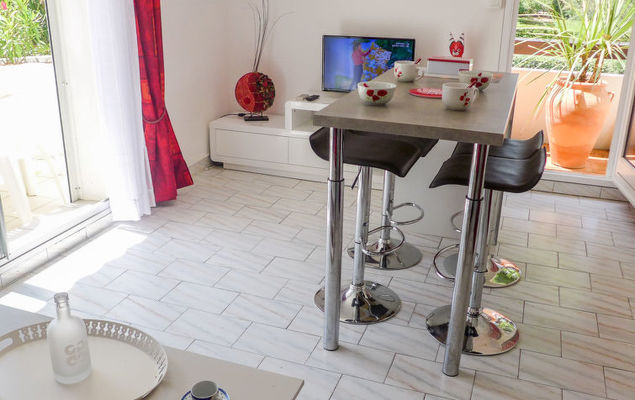 Les Cyprianes - Photo 2